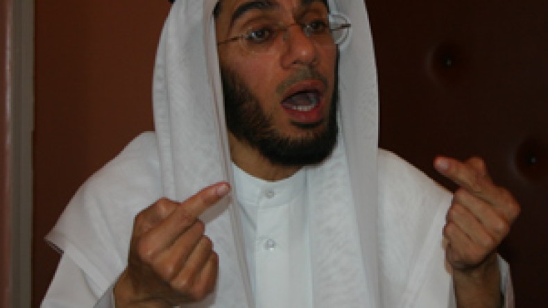 “التطرف لا يعالج بالوعظ فقط وإنما بإصلاح الأوضاع السياسية والاجتماعية”