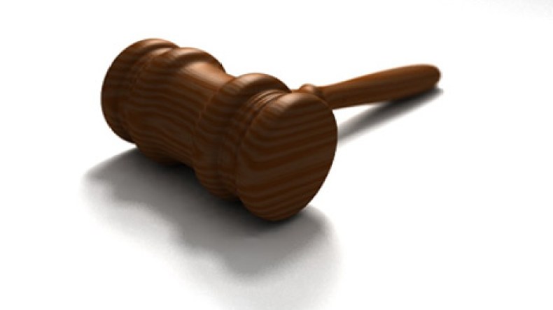 شرطي مهدد بالحبس لاعتدائه على وكيل جمهورية مساعد