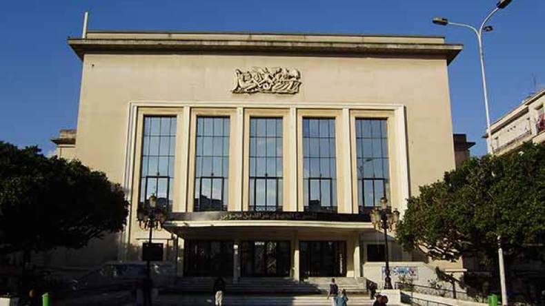 العرض الشرفي لمونودرام “امرأة بظل مكسور” المتوّج بجائزة السنعوسي