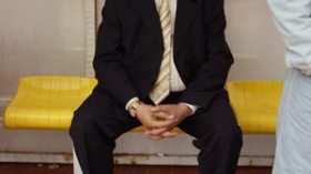 مولودية وهران لن تسقط ولن أترك الفريق لأنني خسرت 8 ملايير