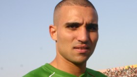 جبور ينطح زميله في أيكا أثينا ويكسر أنفه