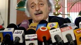 جنبلاط يطلب وساطة ساركوزي للصلح مع سوريا