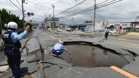 Un séisme meurtrier frappe le Japon