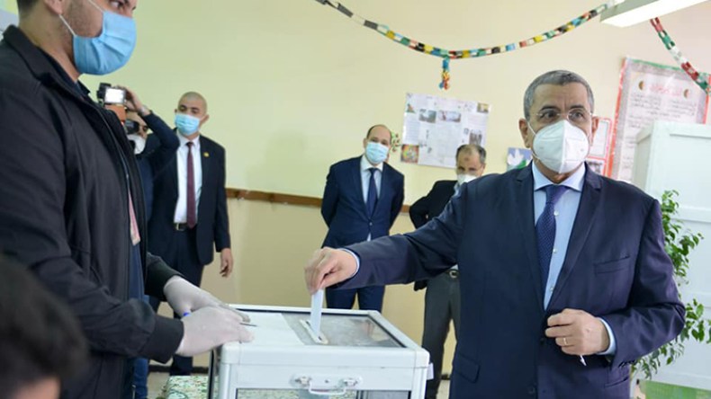 هكذا انتخبت شخصيات وطنية وسياسية وحزبية على الدستور.. وهذا ما قالته