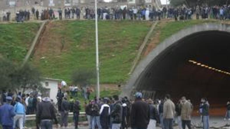 حبس 11 محتجا في أحداث حي النخيل بباش جراح