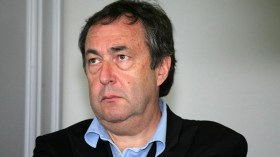 مكالمة من مناجير ديشان أخلطت الأوراق على فقير