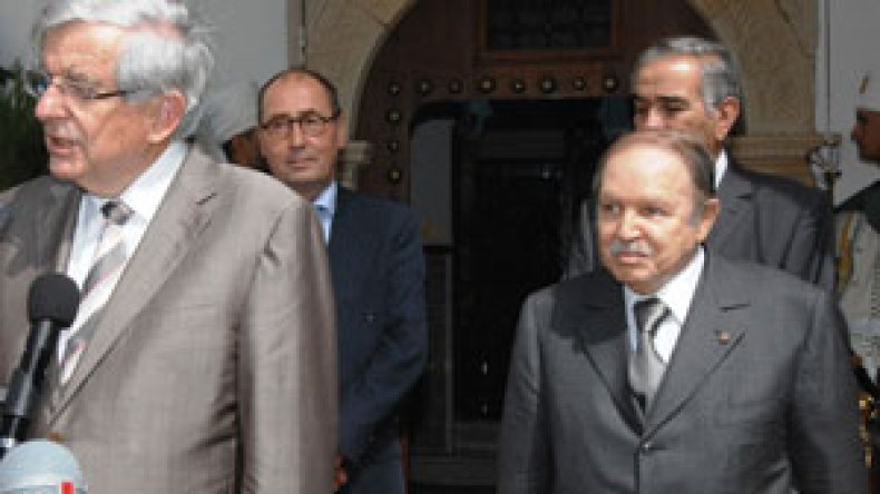 رئيس جمعية فرنسا الجزائر يترشح لخلافة ساركوزي