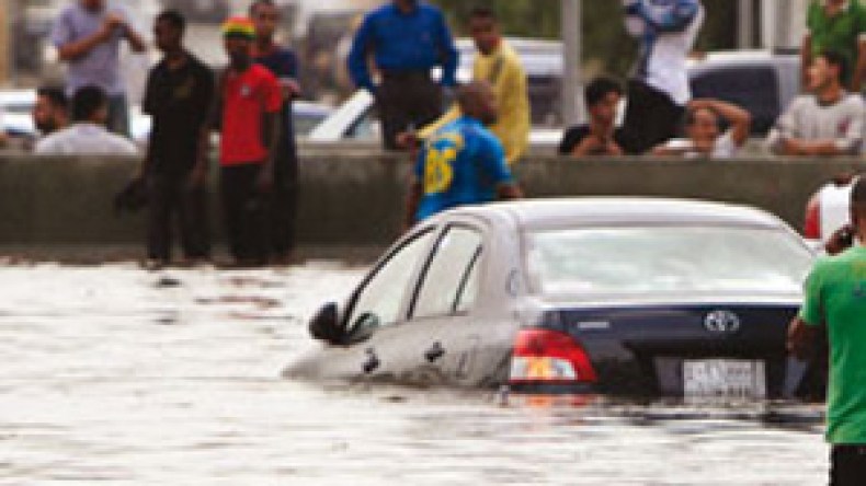 ‮”‬بن‭ ‬علي‮”‬‭ ‬يتسلل‭ ‬ليلا لأداء العمرة… ‬وشؤمه‭ ‬يغرق‭ ‬‮”‬جدة‮”‬‭ ‬بالطوفان‭!‬
