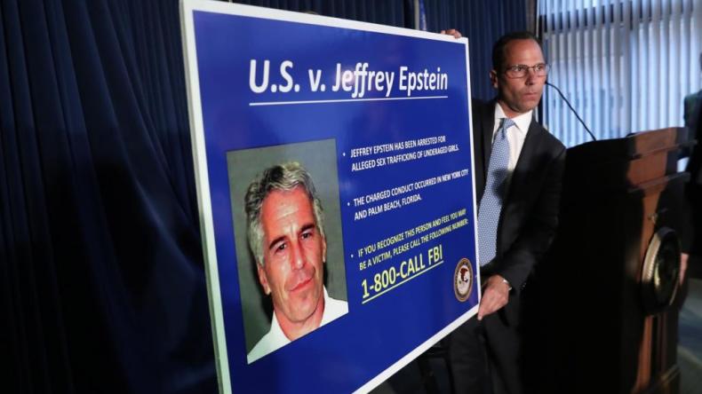 انتحار الملياردير الأميركي إبستين في زنزانته