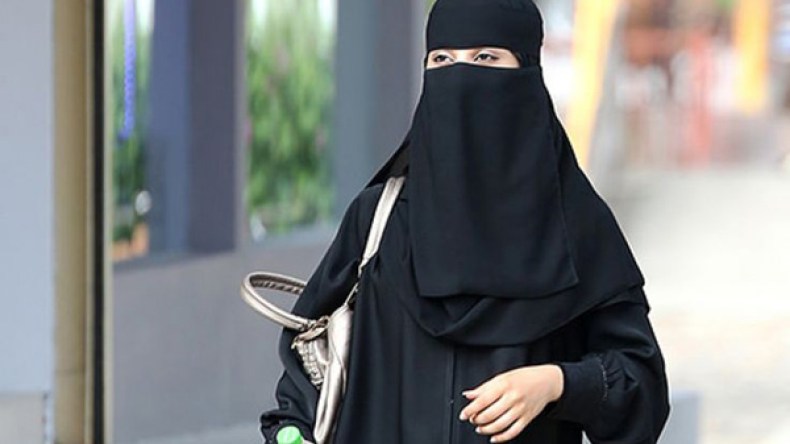 “كدت ألقى ربي مخمورة وعارية الجسد”