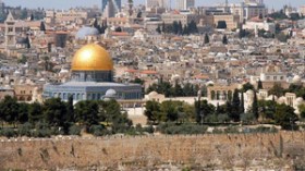 متطرفون يهود يتظاهرون لهدم منازل في “سلوان”