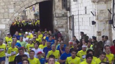 Marathon controversé de Jérusalem: les Arabes vont boycotter adidas