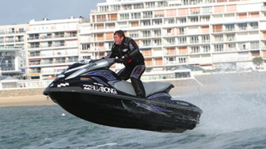 Jet skis : un danger pour leurs usagers et les estivants sur les plages