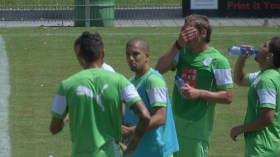 حصار إعلامي شديد على اللاعبين.. والجميع رفض تحمل المسؤولية