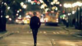 ابني المراهق.. عنيد وكثير السهر خارجا