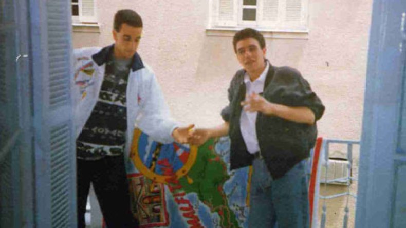 جزائريان هاجرا سريا منذ ربع قرن وعادا من دون أن يوفّرا دينارا واحدا