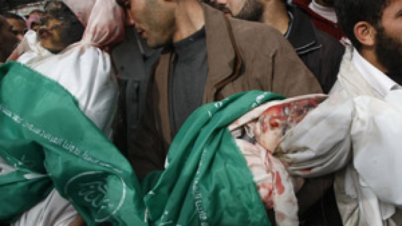 الفكاهي الجزائري “سماعين” يلقن أبناء فرنسا لغة السلام