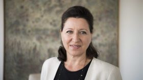 La ministre française de la Santé appelle à interdire l’alcool dans les loges
