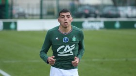 حلايمية مدافع سانت ايتيان الفرنسي يظهر رغبته في تمثيل الجزائر