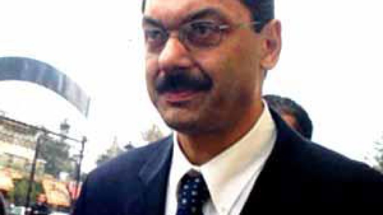 ‮‬الحكومة‭ ‬ستراجع‭ ‬قائمة‭ ‬البضائع‭ ‬الخاضعة‭ ‬لرخصة‭ ‬التنقل‭ ‬بالمناطق‭ ‬الحدودية‮