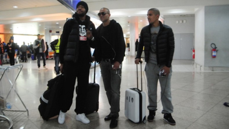 دوليون جزائريون يتوسلون الصحافة الفرنسية و يتجاهلون الاعلام المحلي