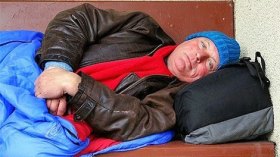 أشهر مذيعي “BBC” يتحول إلى مشرد في أمريكا والسبب..