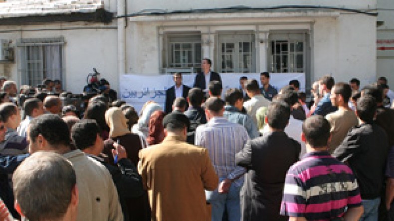 الصحفيون يطالبون بإنصافهم اجتماعيا ومهنيا