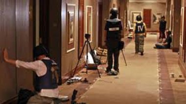 Tripoli: une trentaine de journalistes confinés à l'hôtel Rixos