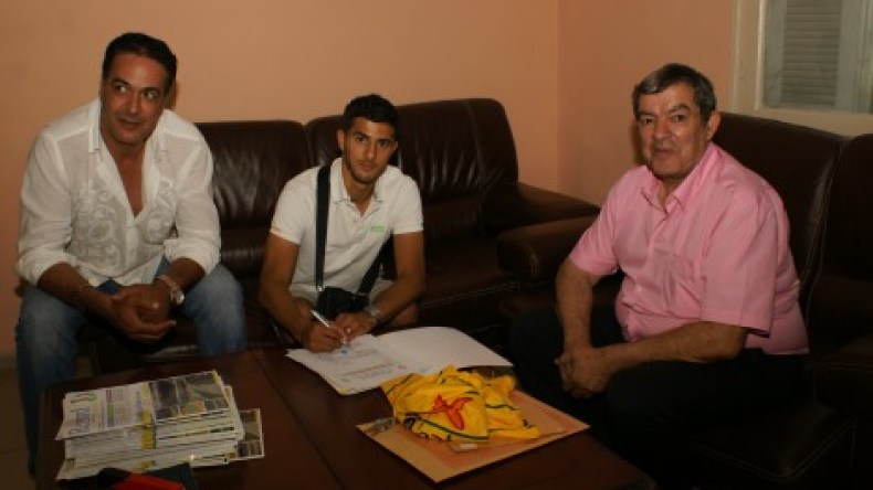 فريد بزوين يوقع لموسمين في صفوف “الكناري”