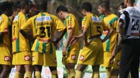 خسارة مدوية تقلص حظوظ الكناري في التأهل للنصف النهائي