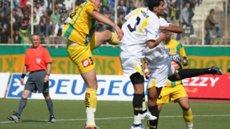 الكناري يلتحق مؤقتا بالصدارة والبليدة تدعم حظوظها في البقاء