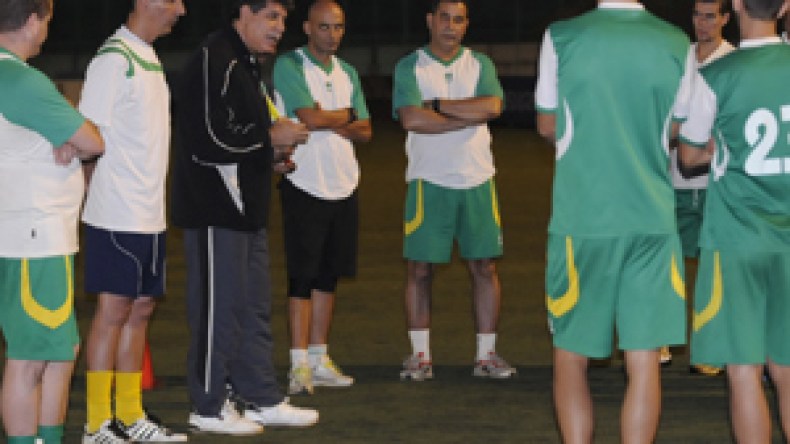 إيغيل يبحث عن الحلول ويطالب لاعبيه بالتركيز