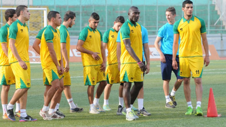 الكناري يواجه شباب بلوزداد