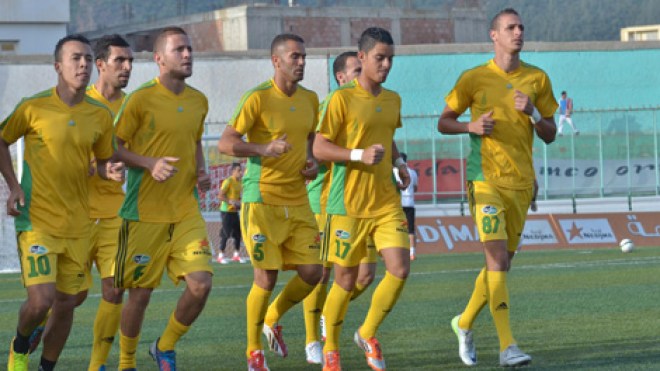 عواج وبن شريفة يعودان للتدريبات وآيت جودي يحذر من شبيبة بجاية