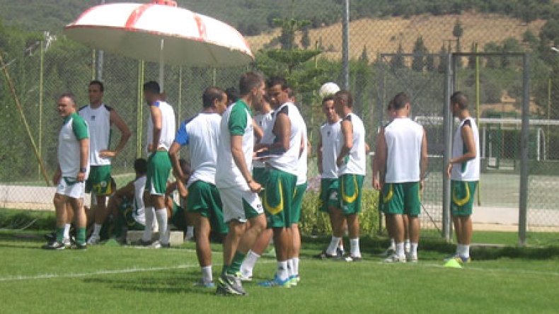 خليلي وكمارا يلتحقان بتربص الشبيبة وحناشي لم يفاوض عودية