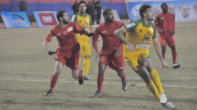 شبيبة القبائل: الأنصار يطالبون برحيل المسيرين