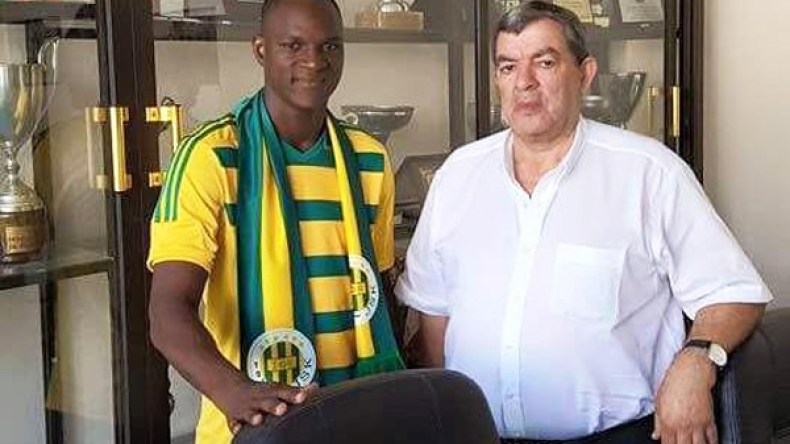 زافور يمضي عقده.. ڤاواوي يشرع في عمله وحفاف مديرا فنيا للشبيبة