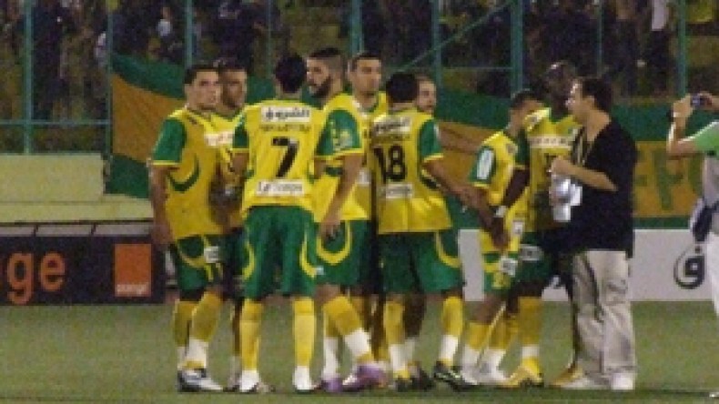 الكناري‭ ‬على‭ ‬بعد‭ ‬نقطة‭ ‬واحدة‭ ‬من‭ ‬بلوغ‭ ‬المربع‭ ‬الذهبي