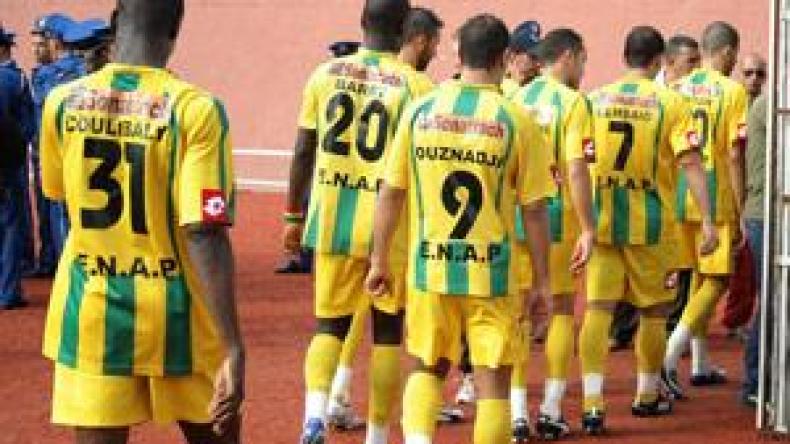 بوجليد مسرح وكارل ماركس بعيد عن المستوى