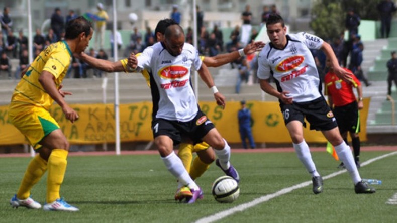 “النسر الأسود” ينقض على الريادة التي أفلتت منه