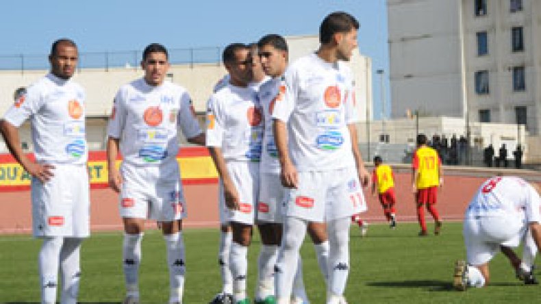 طياب ينتقد الرابطة، يطرد بوسكين نهائيا ويتوعد نجوكام