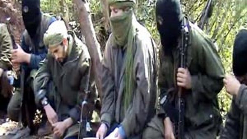 إرهابي من قدماء “الجيا” يكشف معلومات هامة حول مخازن الأسلحة وخرائط العبور