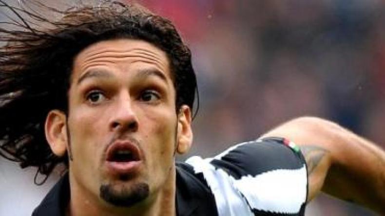 بلفضيل قد يدفع “العجوز” آماوري لـ “التقاعد”!