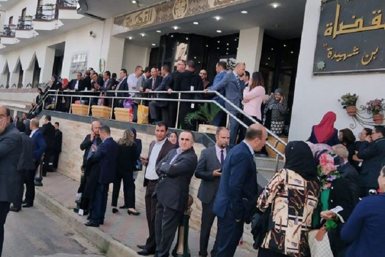 Les magistrats observent un sit-in devant la Cour suprême