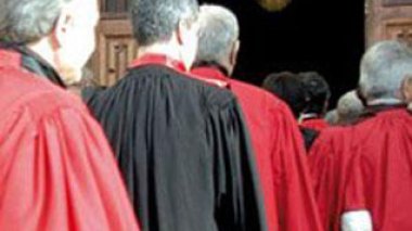 European experts : State law exists in Algeria even with continuing emergency measures