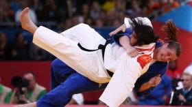 خروج مبكّر للمصارعة عسلة