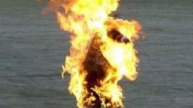 شاب في الـ 25 من العمر يفارق الحياة بعد إضرام النار في جسده بمجانة