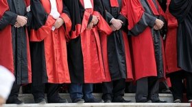 تكوين القضاة أكبر من طرحها أمام نواب أميين!