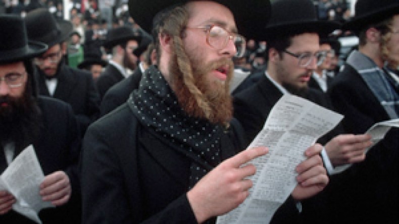 2000 يهودي بالجزائر و22  جمعية مسيحية خارج القانون