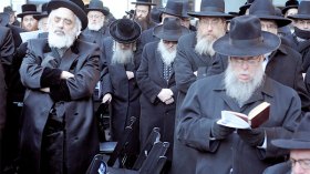 هكذا يصنع اليهود قناعاتنا ويوجّهون اهتماماتنا